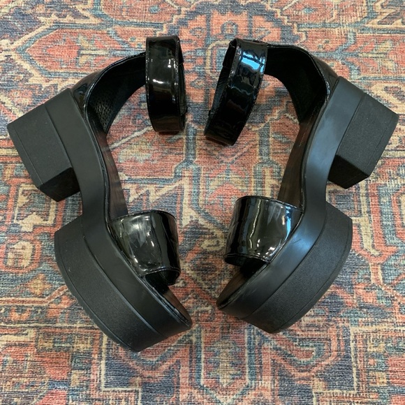 Silence & Noise Platform Sandals - Picture 8 of 10